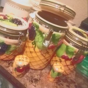 Vintage fruit basket cont/ salt/pepper shakers